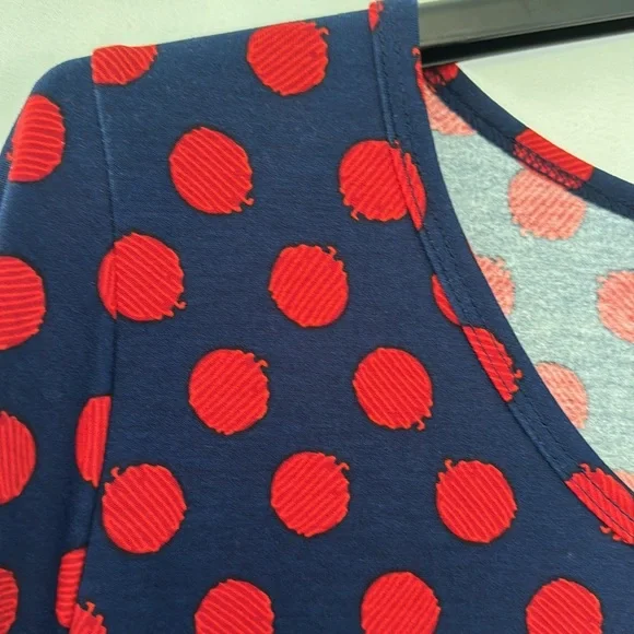 ❤️3/$30 LulaRoe Red Polka Dot Top - Picture 4 of 7